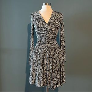 NWT Hourglass Lilly Wrap Dress - Black/Cream Botanical Print